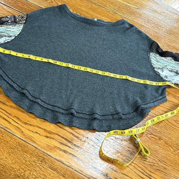 We the Free Free People gray waffle knit w/patchwork sleeves. Oversized Medium - Picture 3 of 16